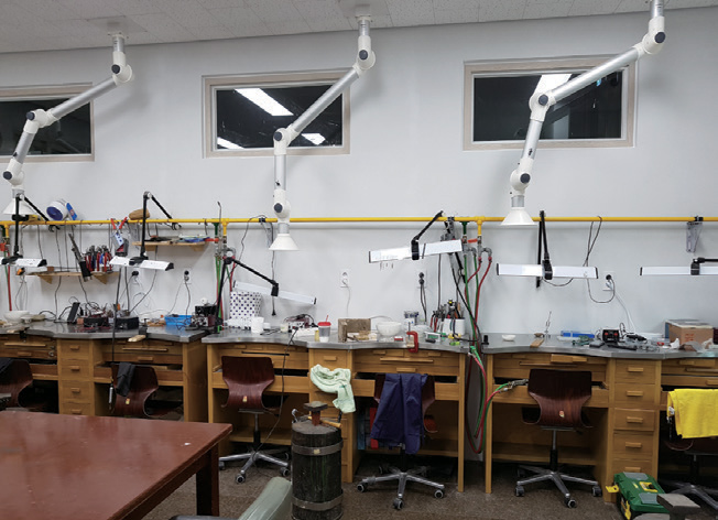 Cosmetic company research institute arm hood installation [첨부 이미지1]